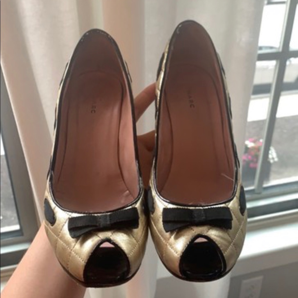 Marc Jacobs Gold Quilted Peep Toe Heels